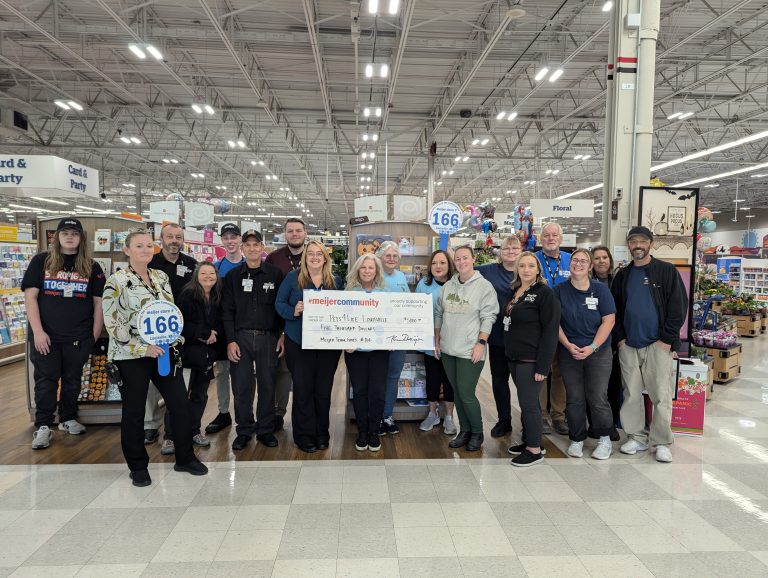 2024-10-Meijer-Gives-Gift-768x578 2024-10-Meijer-Gives-Gift-768x578